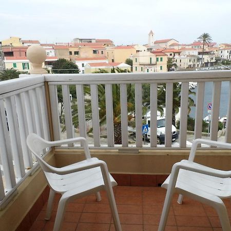 Lina Hotel Stintino Buitenkant foto