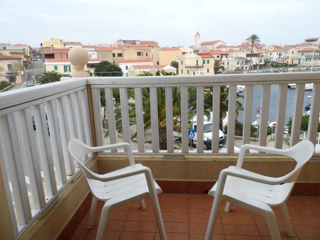 Lina Hotel Stintino Buitenkant foto
