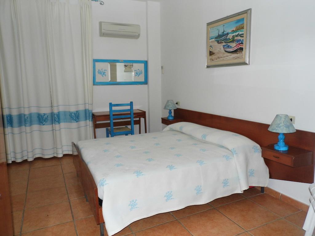 Lina Hotel Stintino Kamer foto