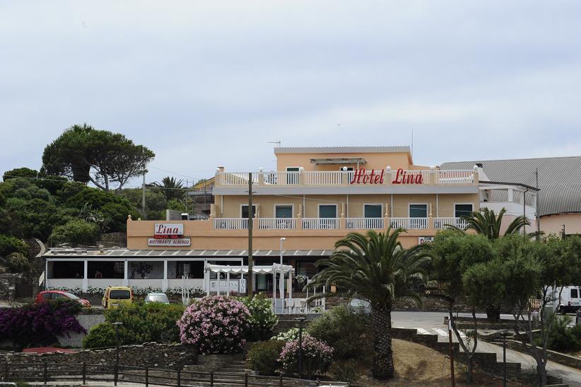 Lina Hotel Stintino Buitenkant foto